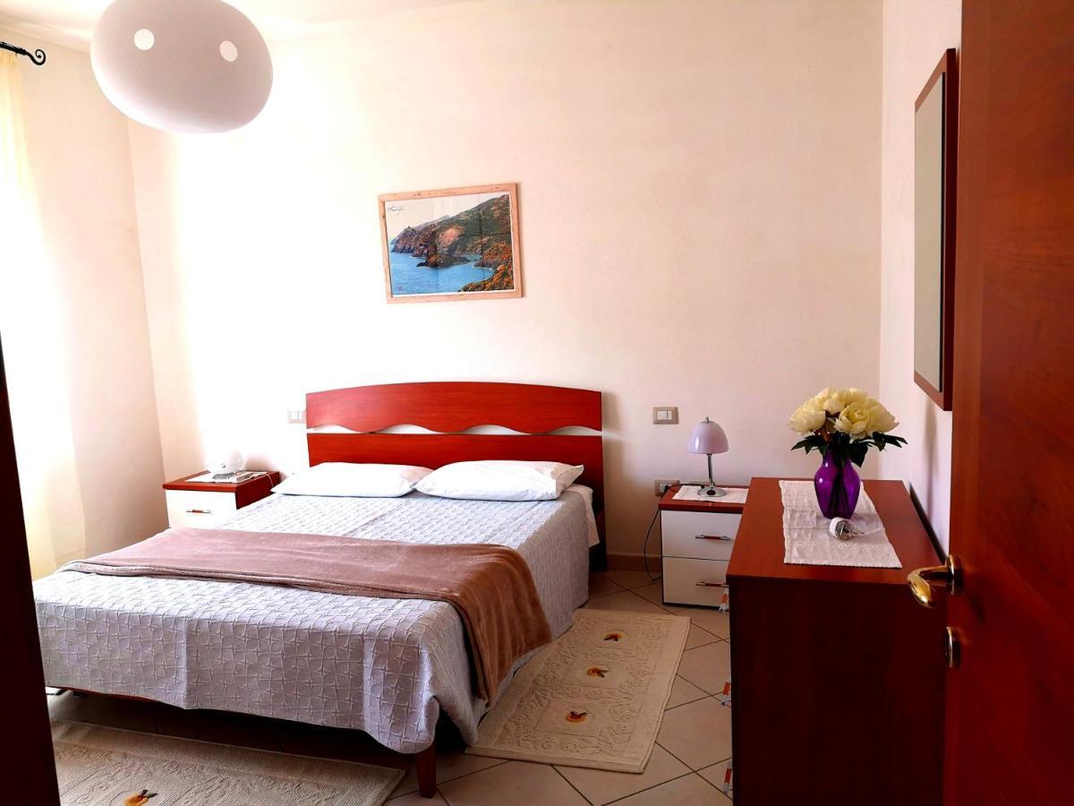 Piccolo B Apartment Bosa Bagian luar foto